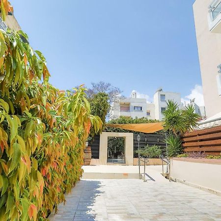 Vega Apartments Лимасол Екстериор снимка