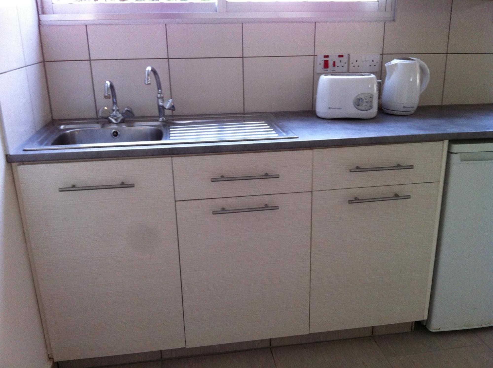 Vega Apartments Лимасол Стая снимка