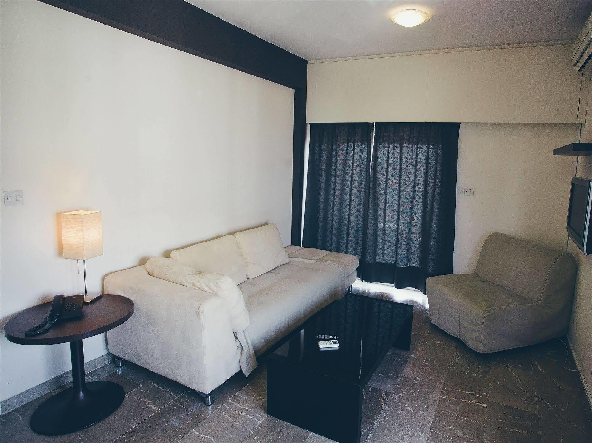 Vega Apartments Лимасол Екстериор снимка