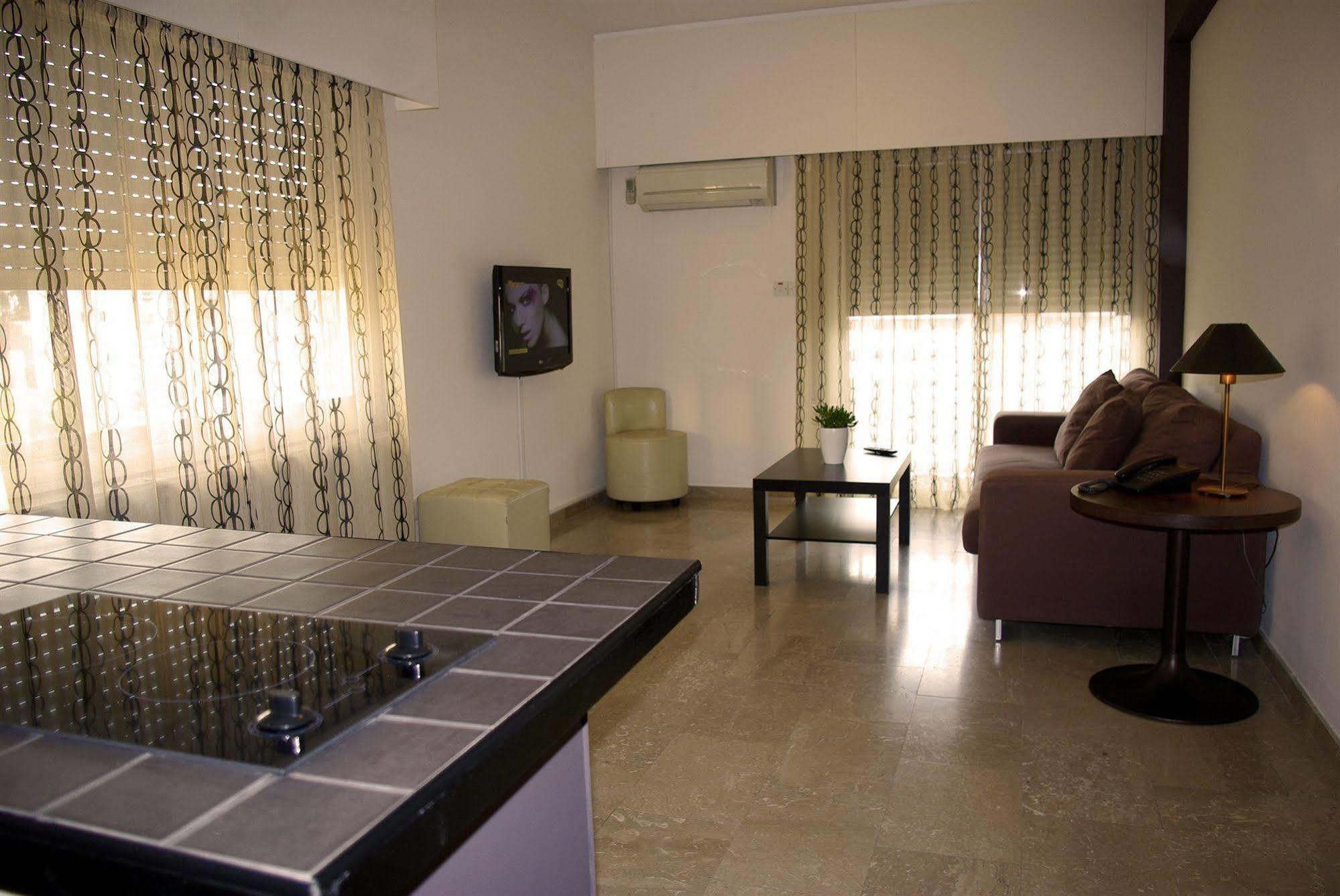 Vega Apartments Лимасол Екстериор снимка