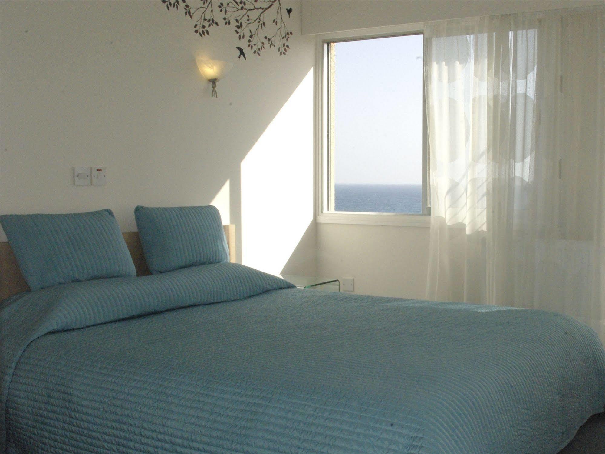 Vega Apartments Лимасол Екстериор снимка