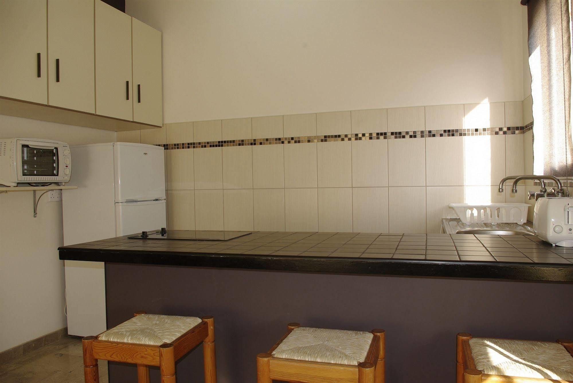Vega Apartments Лимасол Екстериор снимка