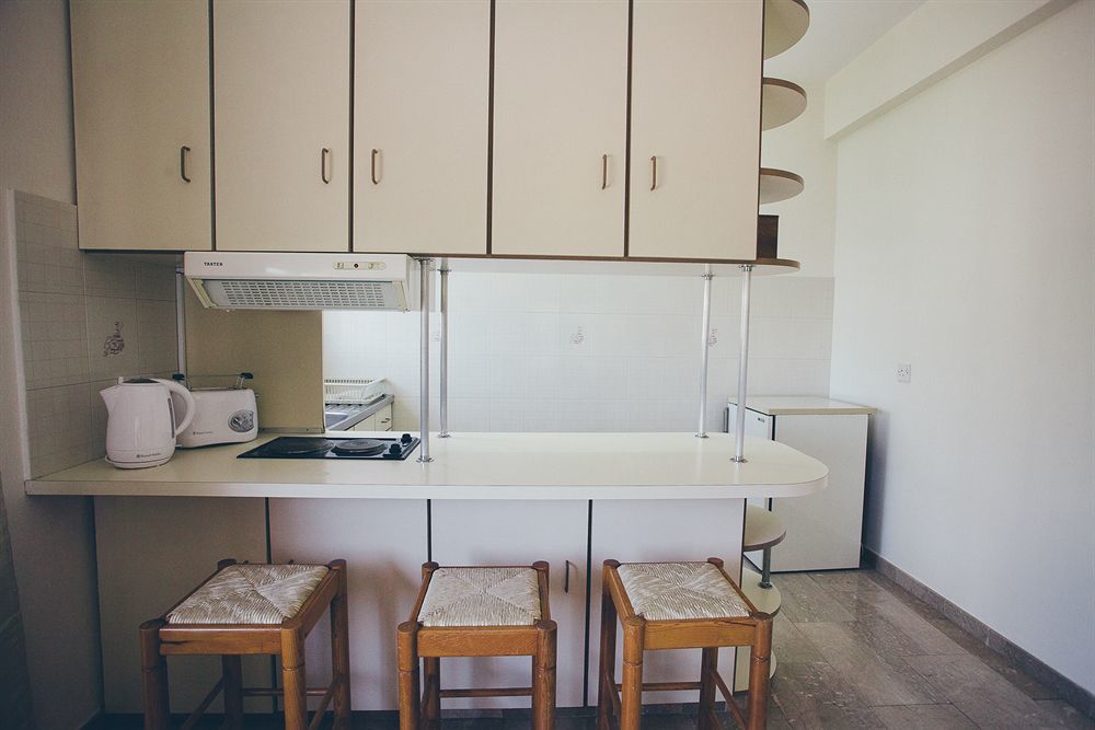Vega Apartments Лимасол Екстериор снимка