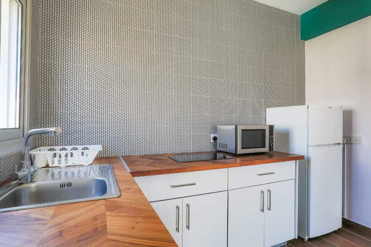 Vega Apartments Лимасол Екстериор снимка