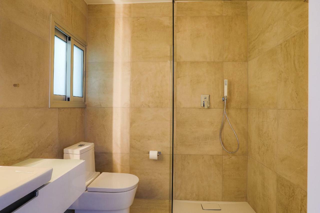 Vega Apartments Лимасол Екстериор снимка