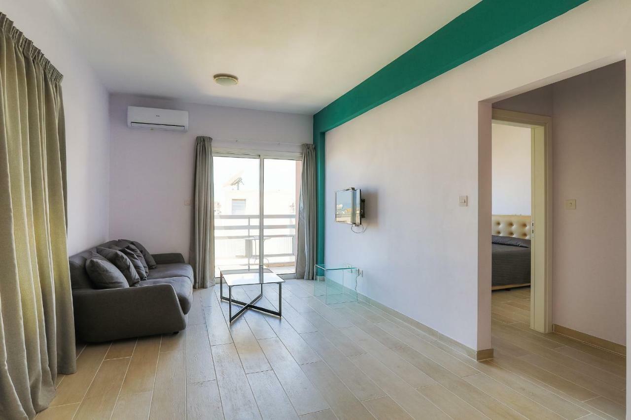 Vega Apartments Лимасол Екстериор снимка