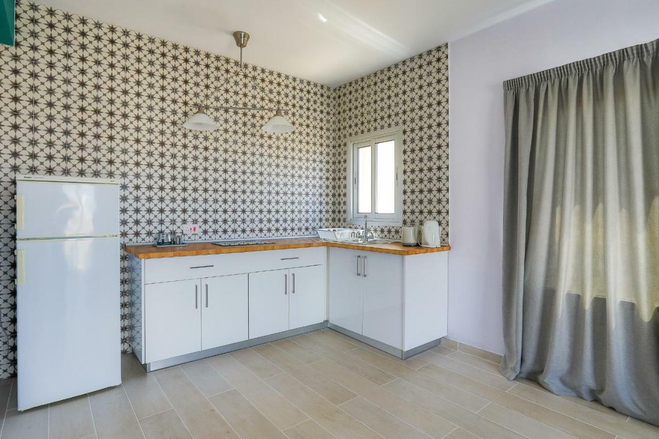 Vega Apartments Лимасол Екстериор снимка