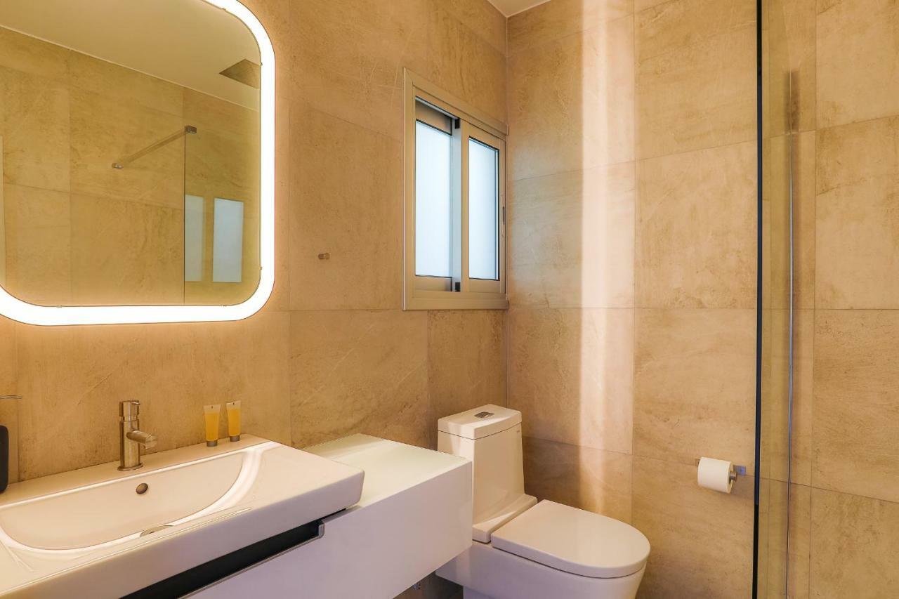Vega Apartments Лимасол Екстериор снимка
